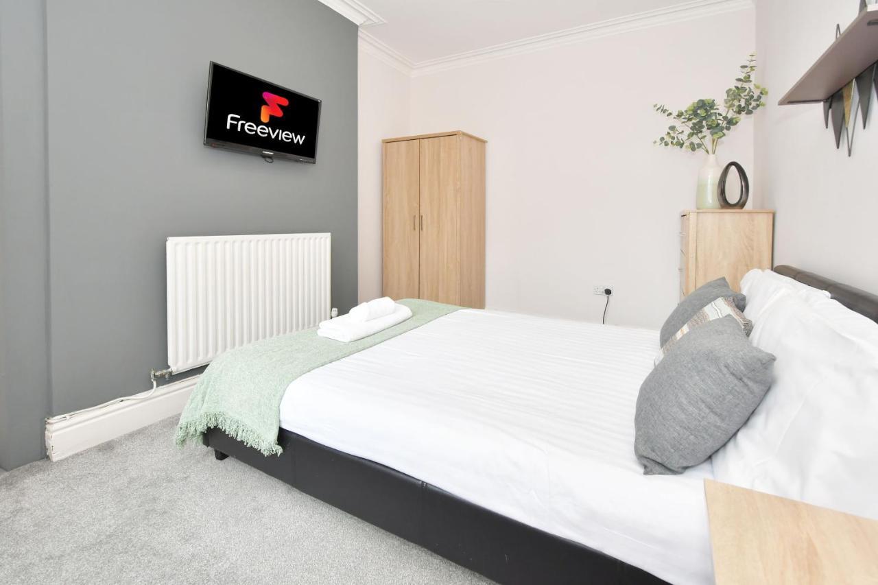Wistaston House By Yourstays 5 Double Bedrooms And 2 Bathrooms, Great For Groups! Book Now! Crewe Bagian luar foto