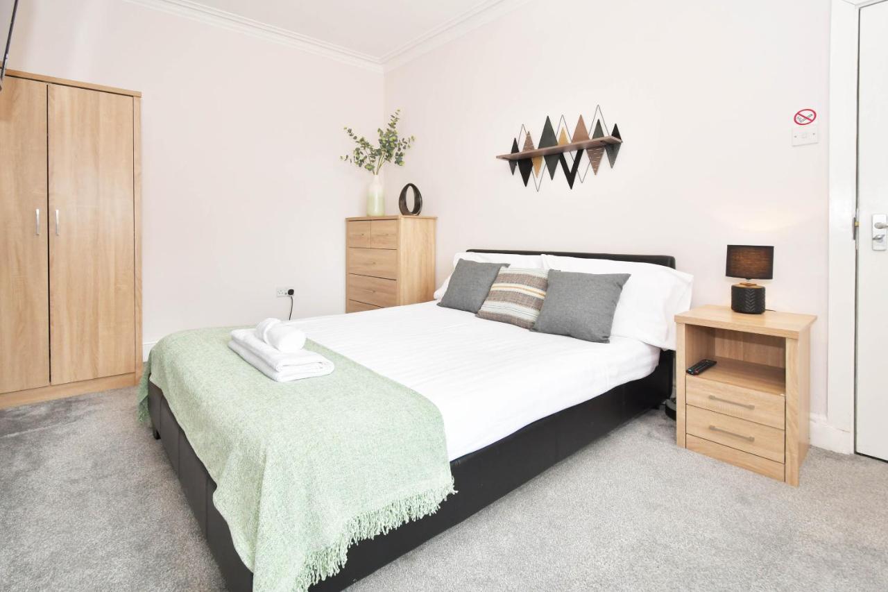 Wistaston House By Yourstays 5 Double Bedrooms And 2 Bathrooms, Great For Groups! Book Now! Crewe Bagian luar foto