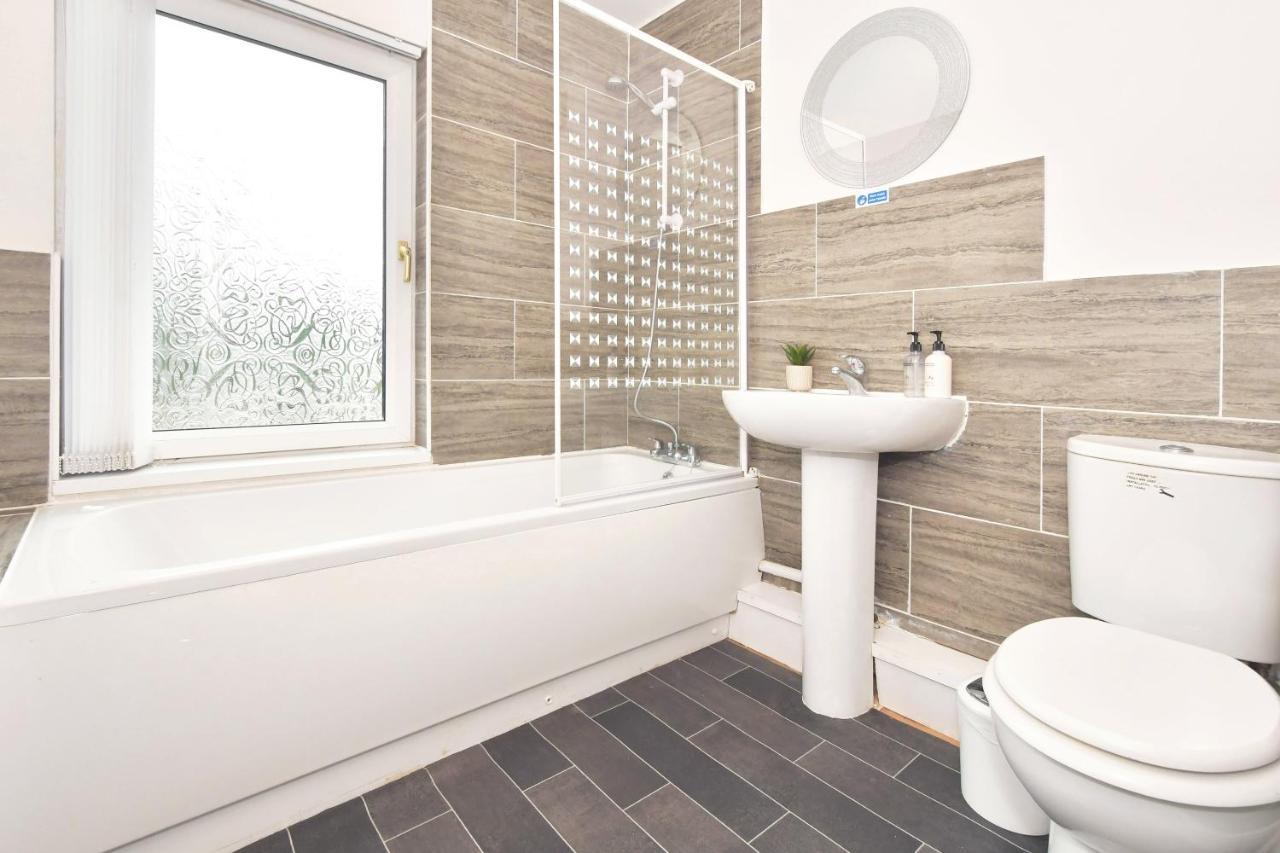 Wistaston House By Yourstays 5 Double Bedrooms And 2 Bathrooms, Great For Groups! Book Now! Crewe Bagian luar foto