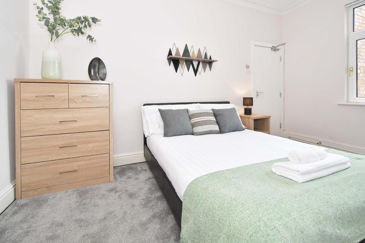 Wistaston House By Yourstays 5 Double Bedrooms And 2 Bathrooms, Great For Groups! Book Now! Crewe Bagian luar foto